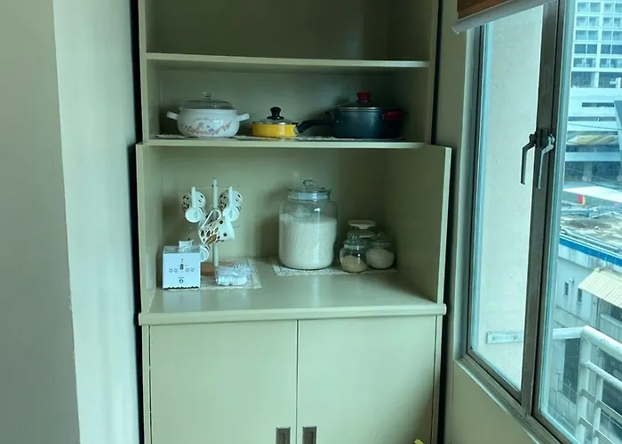 Apartment Whereabouts Midway Condotel *